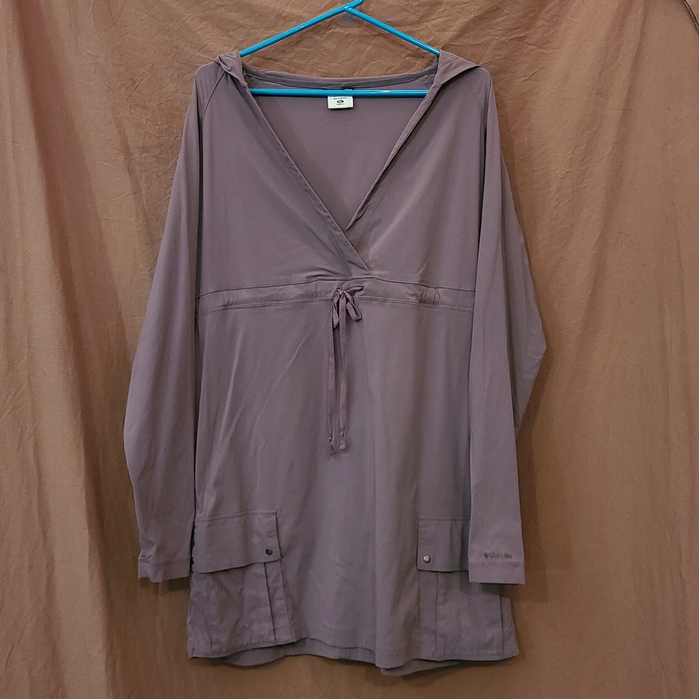 Columbia over the head wind breaker, size XL
